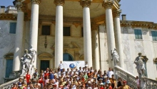 A Fiatalok az Emberi Jogokért Nemzetközi Szervezete életre keltette az emberi jogok témáját a gyerekek szeme előtt egy Padova melletti nyári táborban.